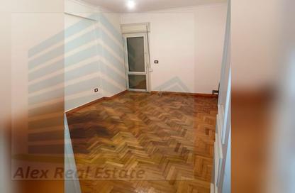Apartment - 3 Bedrooms - 3 Bathrooms for rent in Smouha Square - Smouha - Hay Sharq - Alexandria