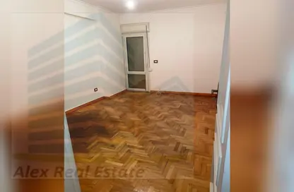 شقة - 3 غرف نوم - 3 حمامات للايجار في ميدان سموحة - سموحة - حي شرق - الاسكندرية