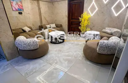 شقة - 3 غرف نوم - 2 حمامات للبيع في شارع حدائق ميامى - سيدي بشر - حي اول المنتزة - الاسكندرية