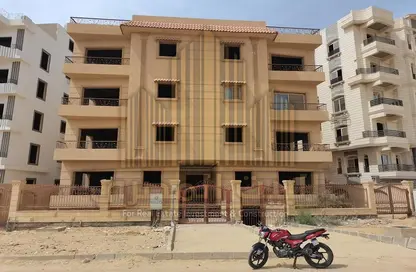 Apartment - 3 Bedrooms - 2 Bathrooms for sale in Ext North Inves Area - New Cairo City - Cairo