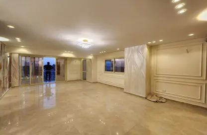 Apartment - 3 Bedrooms - 2 Bathrooms for sale in Shooting Club Street - Dokki - Giza