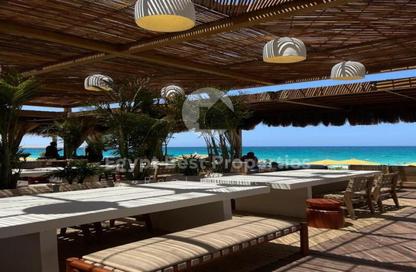 Chalet - 2 Bedrooms - 3 Bathrooms for sale in Ramla Lakeside - Qesm Ad Dabaah - North Coast