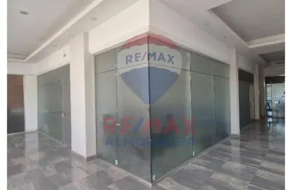 مساحات مكتبية - استوديو - 2 حمامات للايجار في شارع ال ٩٠ الجنوبي - شارع التسعين الجنوبي - التجمع الخامس - مدينة القاهرة الجديدة - القاهرة