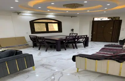 شقة - 3 غرف نوم - 2 حمامات للايجار في شارع الحكمة - الشيخ زايد - الجيزة