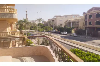 شقة - 3 غرف نوم - 2 حمامات للبيع في شارع يوسف صبري أبو طالب - الحي السابع - مدينة العبور - القليوبية