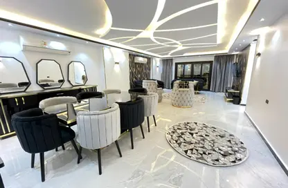 شقة - 3 غرف نوم - 3 حمامات للايجار في شارع شهاب - المهندسين - الجيزة