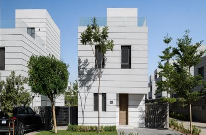 Villa - 3 Bedrooms - 2 Bathrooms for sale in Al Burouj Compound - El Shorouk Compounds - Shorouk City - Cairo