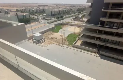 شقة - 3 غرف نوم - 3 حمامات للبيع في كمبوند البروج - كمبوندات الشروق - مدينة الشروق - القاهرة