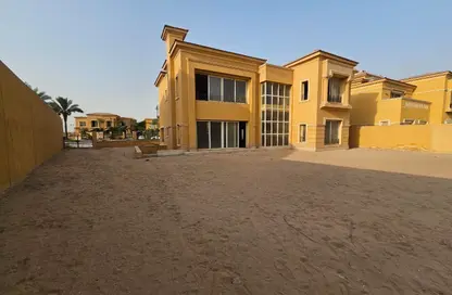 Villa - 5 Bedrooms - 5 Bathrooms for sale in Royal Meadows - Sheikh Zayed Compounds - Sheikh Zayed City - Giza