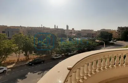 شقة - 3 غرف نوم - 3 حمامات للبيع في شارع عمرو بن العاص - المنطقة ه - حى جنوب الاكايمية - مدينة القاهرة الجديدة - القاهرة