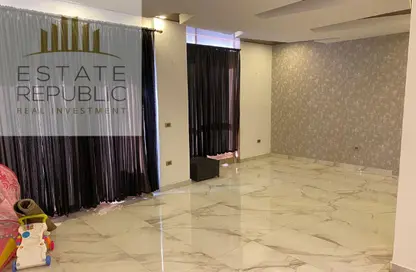 (بنتهاوس  (روف - 3 غرف نوم - 3 حمامات للايجار في جاليريا  مون فالى - المستثمرين الجنوبية - مدينة القاهرة الجديدة - القاهرة