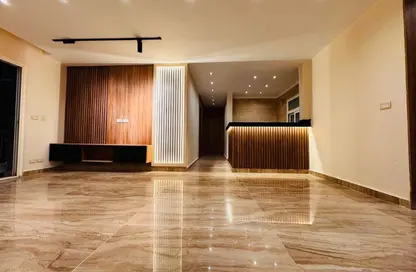 Apartment - 3 Bedrooms - 2 Bathrooms for sale in Madani St. - Moharam Bek - Hay Sharq - Alexandria