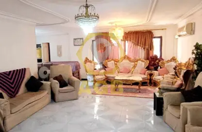 Apartment - 3 Bedrooms - 2 Bathrooms for sale in Aswan St. - Al Gamea Square - Heliopolis - Masr El Gedida - Cairo