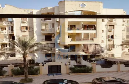 Apartment - 4 Bedrooms - 3 Bathrooms for sale in 10th Sector - Zahraa El Maadi - Hay El Maadi - Cairo