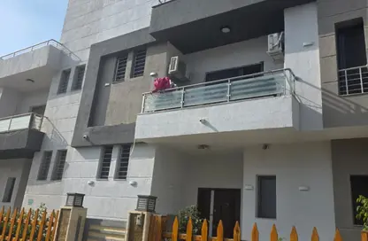 فيلا - 4 غرف نوم - 5 حمامات للبيع في مدينة وصال - كمبوندات الشروق - مدينة الشروق - القاهرة