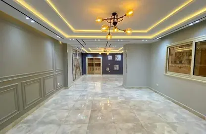 Apartment - 3 Bedrooms - 3 Bathrooms for sale in Gate 1 - Khofo - Hadayek El Ahram - Giza