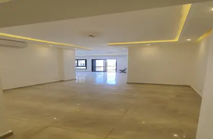 شقة - 3 غرف نوم - 3 حمامات للايجار في ذا كورت يارد - الحي الثاني عشر - الشيخ زايد - الجيزة