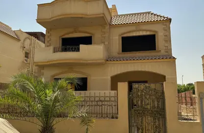 فيلا - 4 غرف نوم - 2 حمامات للبيع في زيزينيا جاردنز - امتداد المستثمرين الشمالية - مدينة القاهرة الجديدة - القاهرة