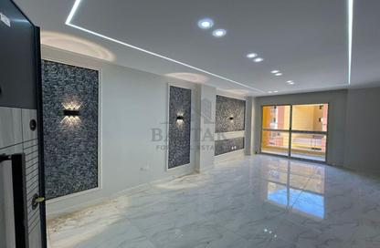 Apartment - 2 Bedrooms - 1 Bathroom for sale in Degla Palms - Al Wahat Road - 6 October City - Giza