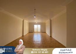 شقة - 3 غرف نوم - 1 حمام for للايجار in شارع عمر لطفي - سبورتنج - حي شرق - الاسكندرية