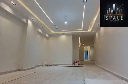 Half Floor - Studio - 3 Bathrooms for rent in Al Waha City - 10th District - Nasr City - Cairo
