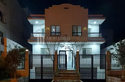 فيلا - 7 غرف نوم - 7 حمامات للبيع في الحي 300 - التوسعات الشمالية - مدينة 6 أكتوبر - الجيزة