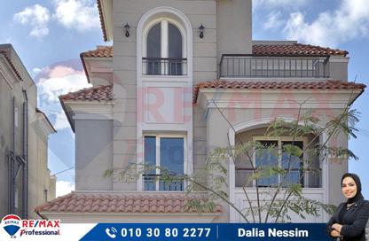 Villa - 7 Bedrooms - 5 Bathrooms for sale in Al Shohada Square St. - Smouha - Hay Sharq - Alexandria
