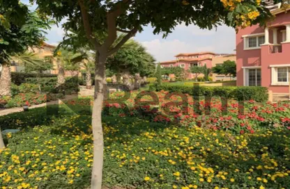 Apartment - 2 Bedrooms - 2 Bathrooms for sale in Hyde Park - New Cairo City - Cairo