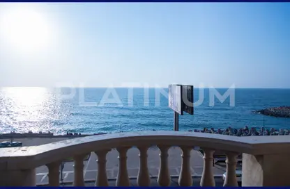 شقة - 3 غرف نوم - 4 حمامات للايجار في طريق الجيش - لوران - حي شرق - الاسكندرية