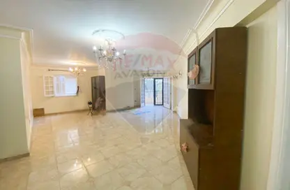 شقة - 3 غرف نوم - 3 حمامات للبيع في ميدان جليم - جليم - حي شرق - الاسكندرية