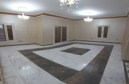 Apartment - 4 Bedrooms - 2 Bathrooms for rent in Al Gezira St. - South Investors Area - New Cairo City - Cairo