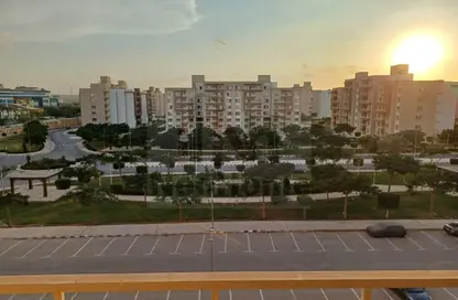 شقة - 3 غرف نوم - 2 حمامات للايجار في مدينة وصال - كمبوندات الشروق - مدينة الشروق - القاهرة