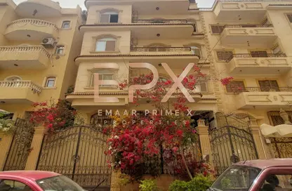 Whole Building - 3 Bedrooms - 3 Bathrooms for sale in 6th of October University Library St - 2nd District - 6 October City - Giza