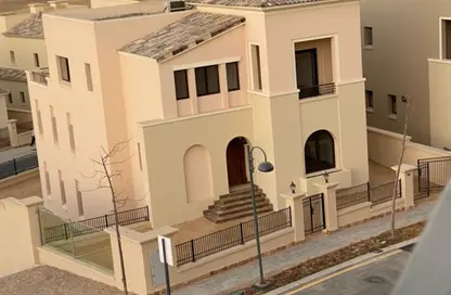 فيلا - 3 غرف نوم - 3 حمامات للبيع في ليفانا - اب تاون كايرو - المقطم - القاهرة