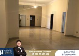 شقة - 5 غرف نوم - 2 حمامات for للايجار in شارع بورسعيد - سبورتنج - حي شرق - الاسكندرية