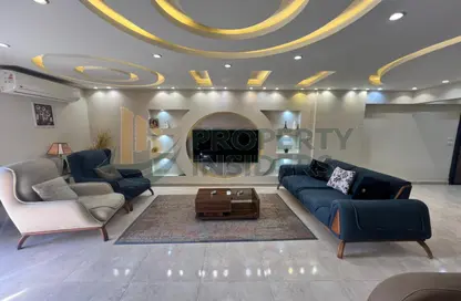 شقة - 3 غرف نوم - 3 حمامات للايجار في شارع شهاب - المهندسين - الجيزة