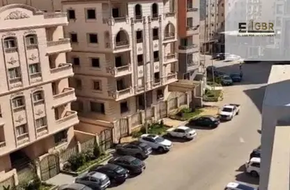 Apartment - 4 Bedrooms - 3 Bathrooms for sale in South Lotus - El Lotus - New Cairo City - Cairo