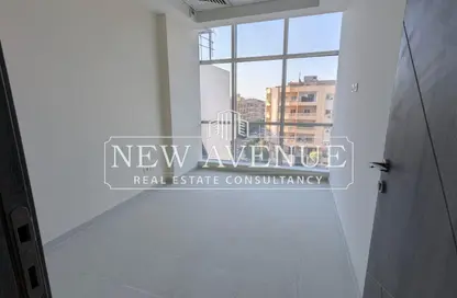 عيادة - استوديو - 2 حمامات للبيع في مجمع أوزون الطبي - النرجس - مدينة القاهرة الجديدة - القاهرة