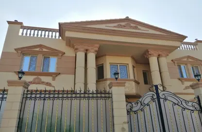 Villa - 7+ Bedrooms - 6 Bathrooms for sale in Royal City - Sheikh Zayed Compounds - Sheikh Zayed City - Giza
