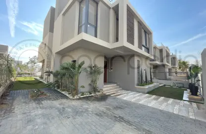 Villa - 4 Bedrooms - 4 Bathrooms for sale in Sodic East - 6th District - New Heliopolis - Cairo