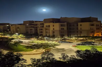 شقة - 2 غرف نوم - 2 حمامات للبيع في فيلدج جيت - المستثمرين الجنوبية - مدينة القاهرة الجديدة - القاهرة