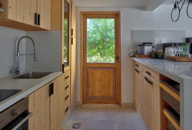 8198028 - Property Image 3