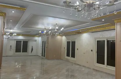 Apartment - 4 Bedrooms - 3 Bathrooms for rent in Salah Al Din Abdel Karim St. - North Investors Area - New Cairo City - Cairo