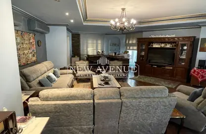 Villa - 5 Bedrooms - 5 Bathrooms for sale in 90 Street - The 5th Settlement - New Cairo City - Cairo