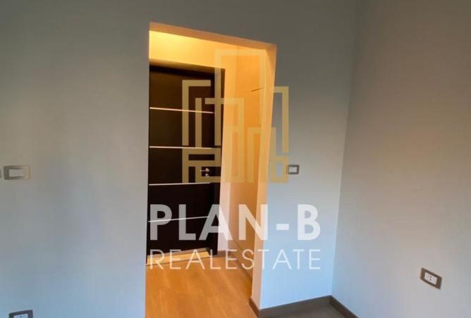 8051218 - Property Image 2