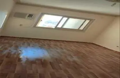 Apartment - 3 Bedrooms - 1 Bathroom for rent in Schools Road - Al Hadaba Al Wosta - Mokattam - Cairo
