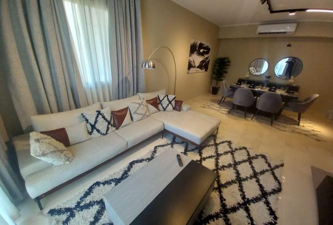 8240302 - Property Image 2