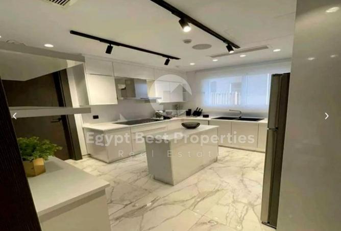 7945008 - Property Image 2