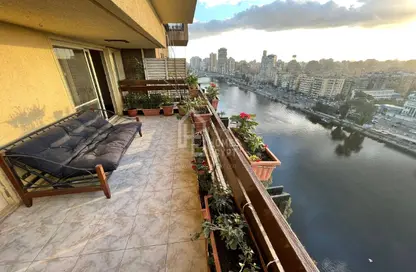Apartment - 2 Bedrooms - 2 Bathrooms for rent in Al Gabalaya St. - Zamalek - Cairo