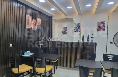 محل تجاري - استوديو - 1 حمام للايجار في شارع عمر لطفى-ميدان محطة الرمل - محطة الرمل - حي وسط - الاسكندرية